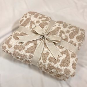 74”x60” Extra Large Cozy Knit Ultra Soft Throw Plush Blanket in Neutral Color